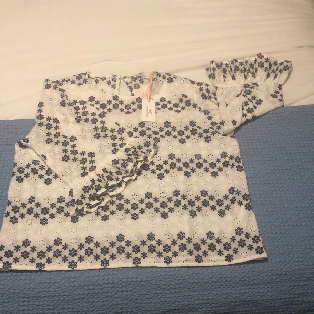 NWT Vineyard Vines eyelet blouse